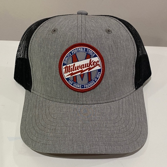 Milwaukee Other - NWOT Milwaukee Gray and Black Baseball Cap hat